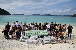 【SDGs活動】　渡嘉敷島と那覇市内でビーチクリーン活動を行いました！