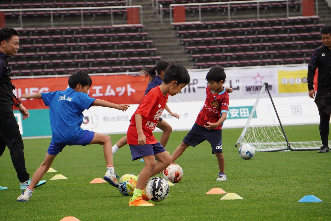 ドリブルリレーを楽しむ